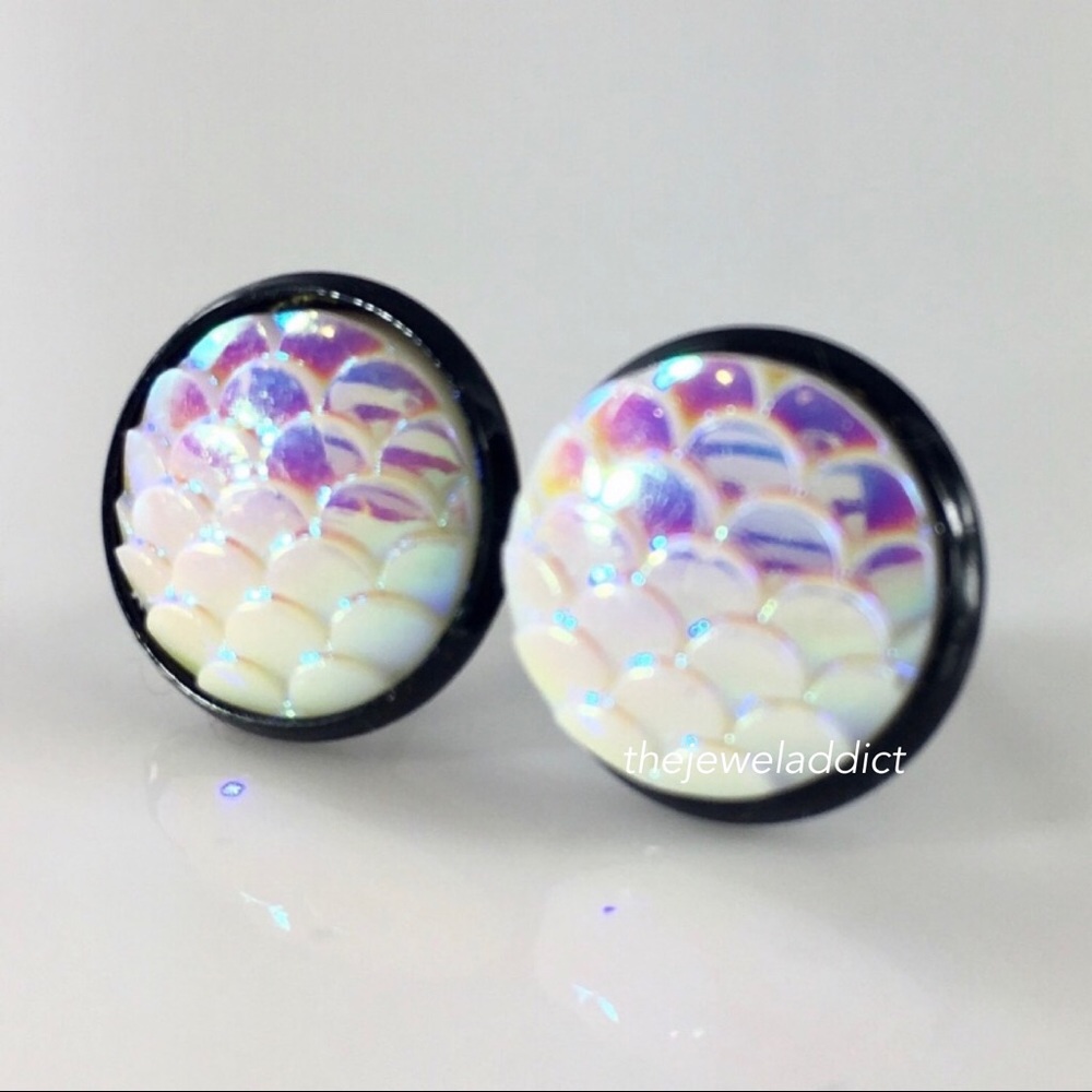 3 for 15🎀 Opal color mermaid scale studs - Picture 6 of 6